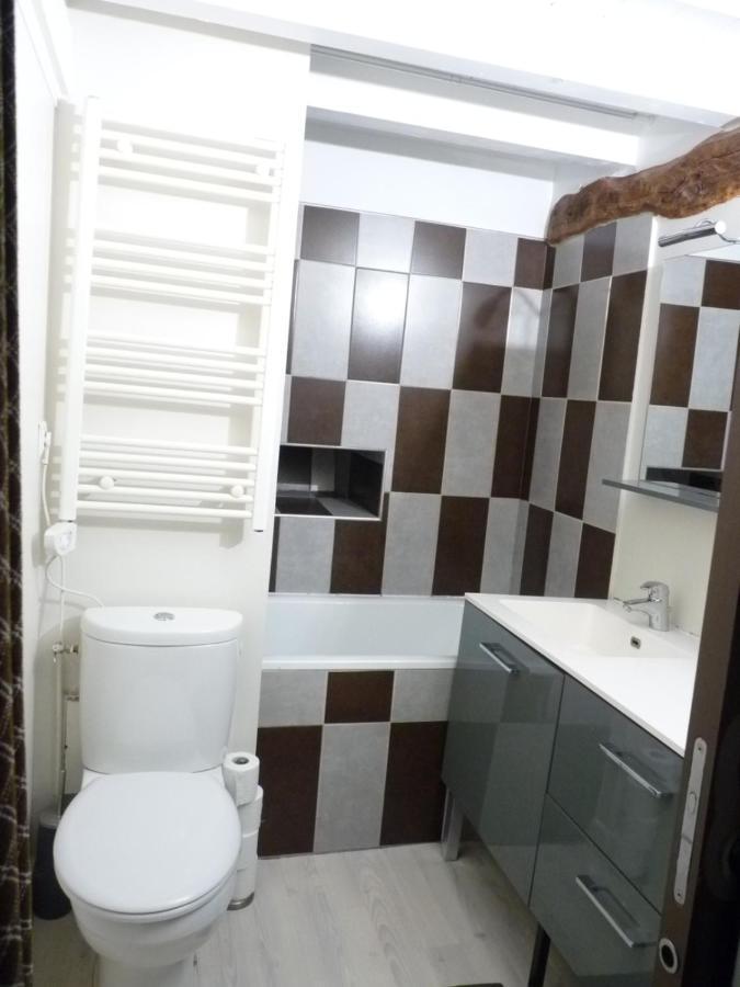 La Petite Maison Carre Talant Bagian luar foto